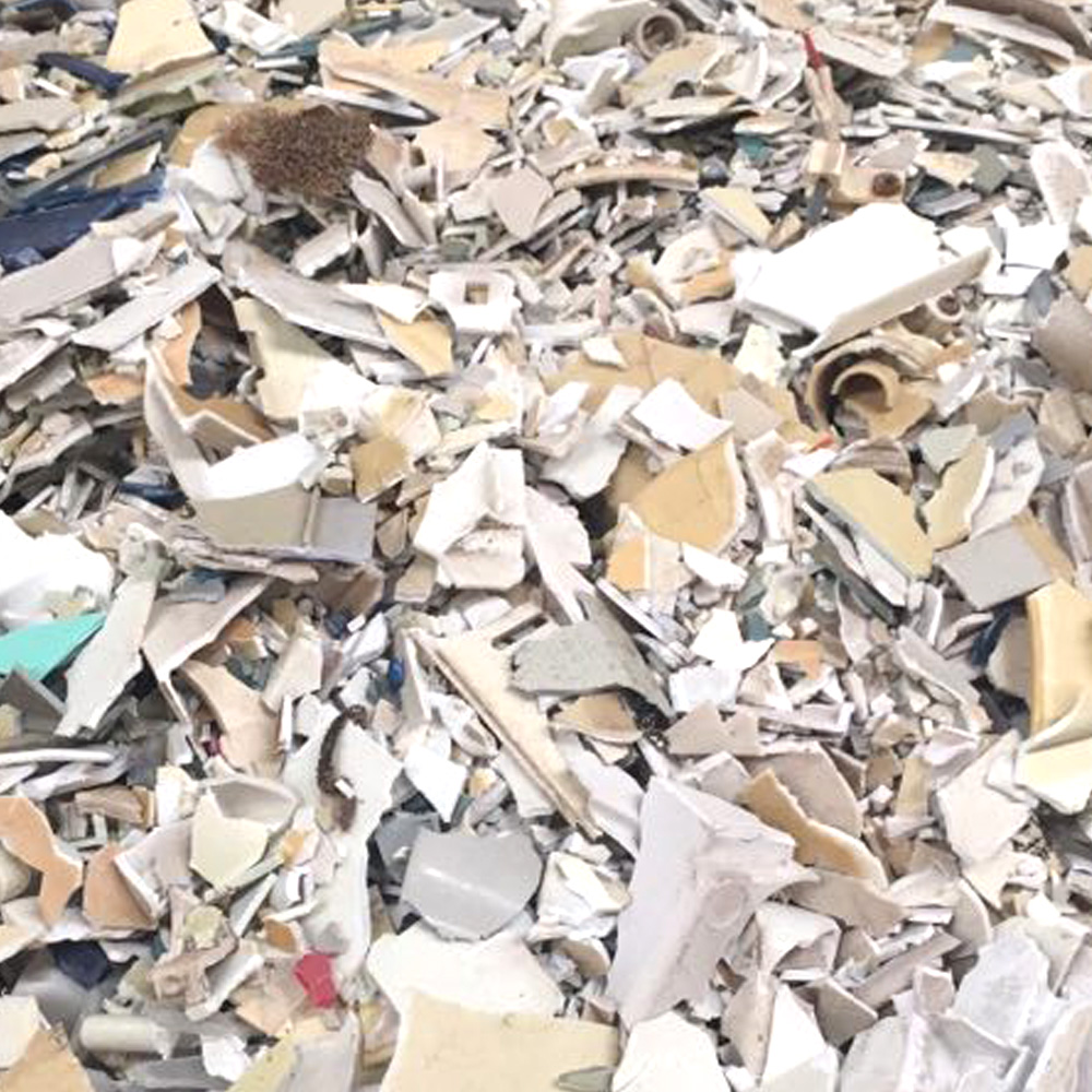 1755150838370642.jpg 废塑料2.jpg